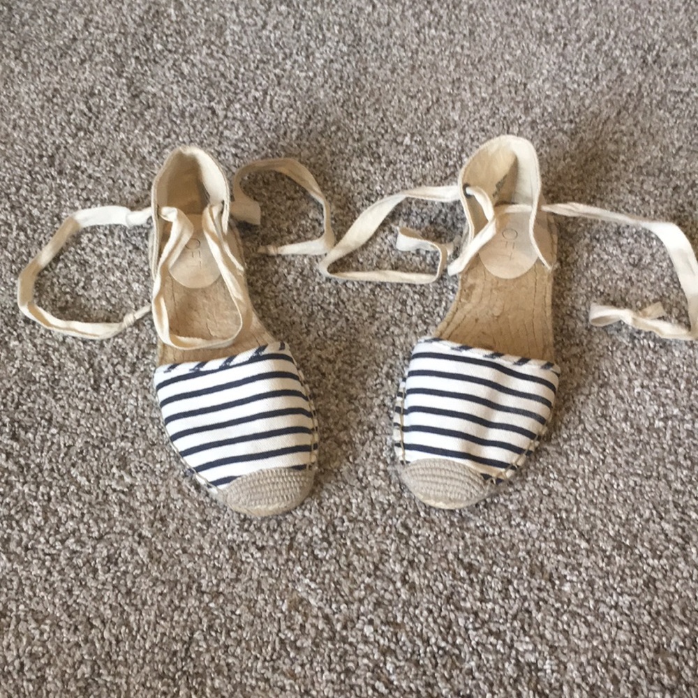 Espadrilles flats with ankle ties